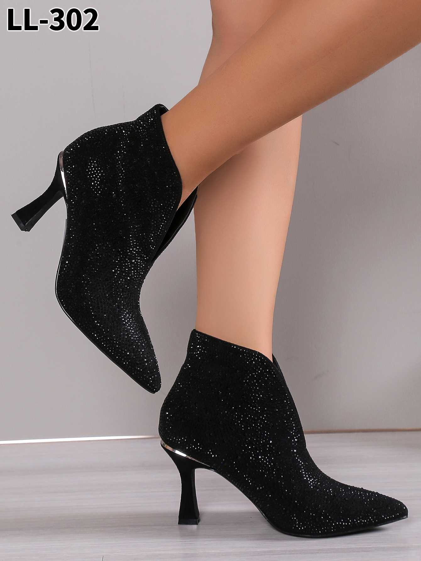 LL302 BLACK